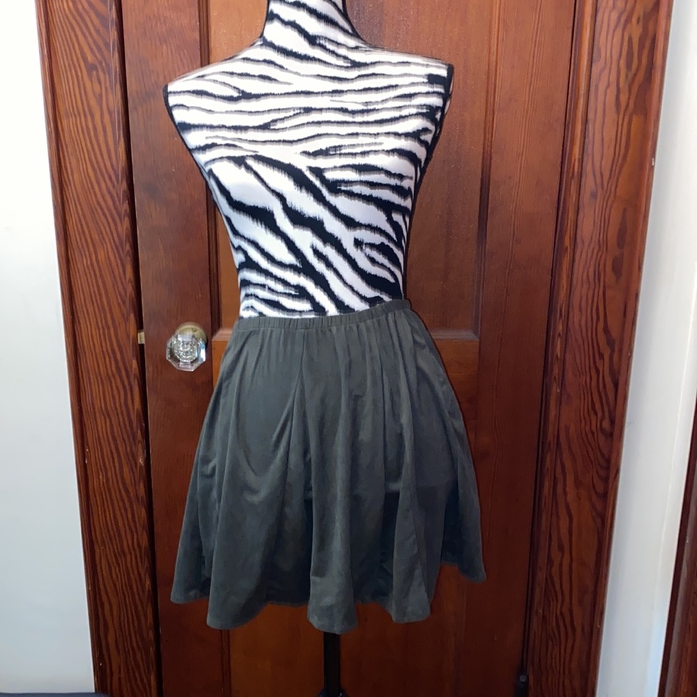 Brandy Melville olive suede feel skirt one size - Picture 1 of 4